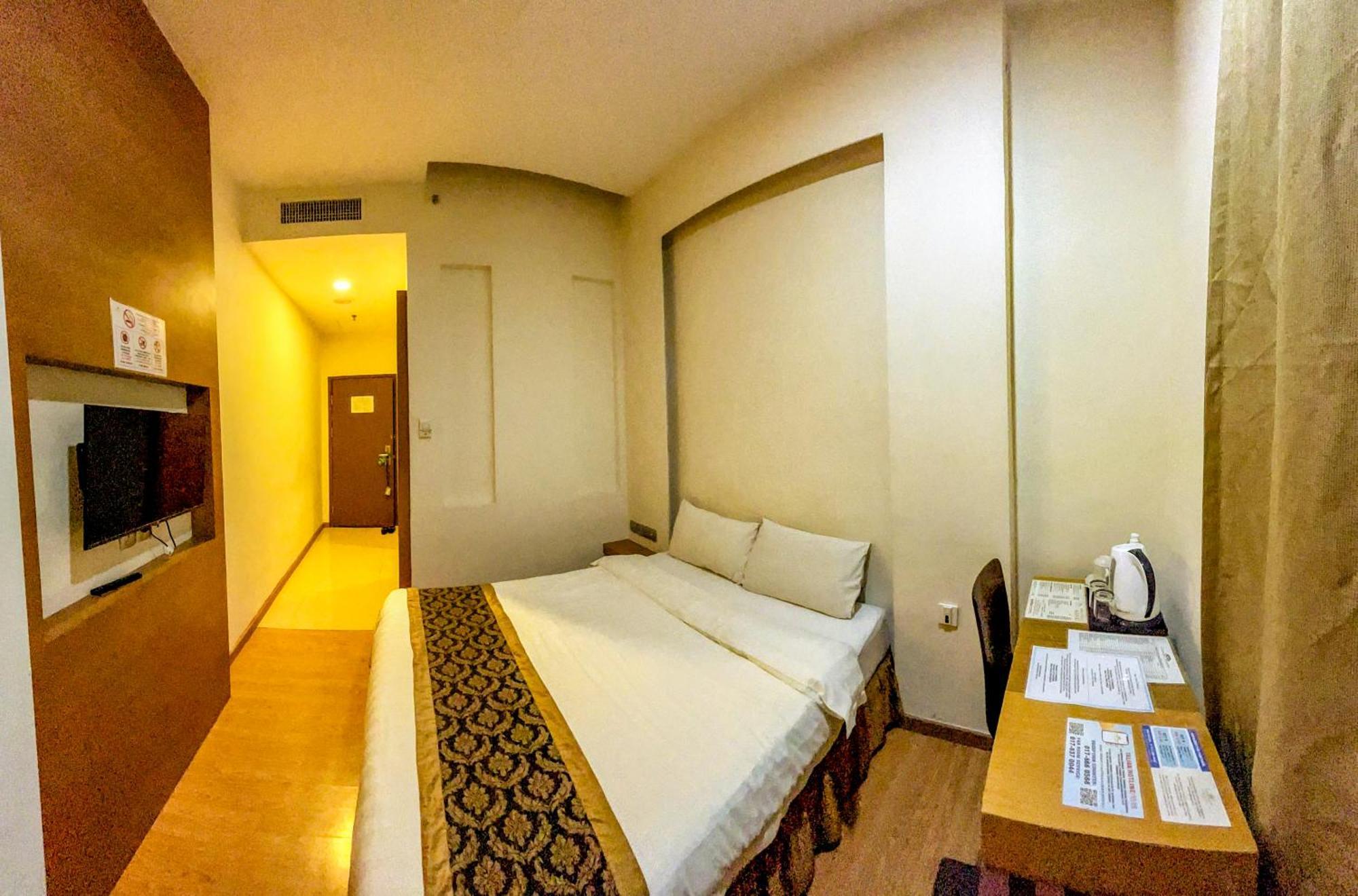 Courtyard Hotel 1Borneo Kota Kinabalu Exterior photo